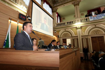 Rogério Campos em sessão plenária que discutiu o projeto de lei