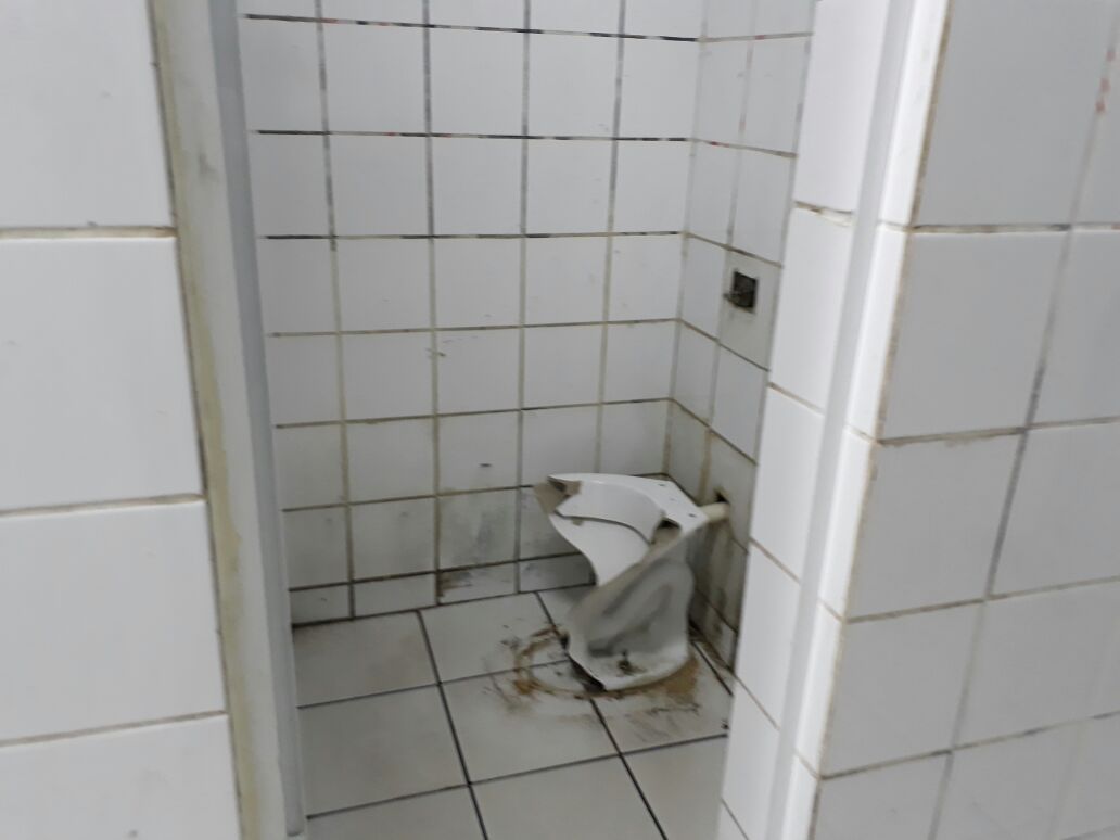 Trabalhadores denunciam: não há banheiros no Terminal Maracanã