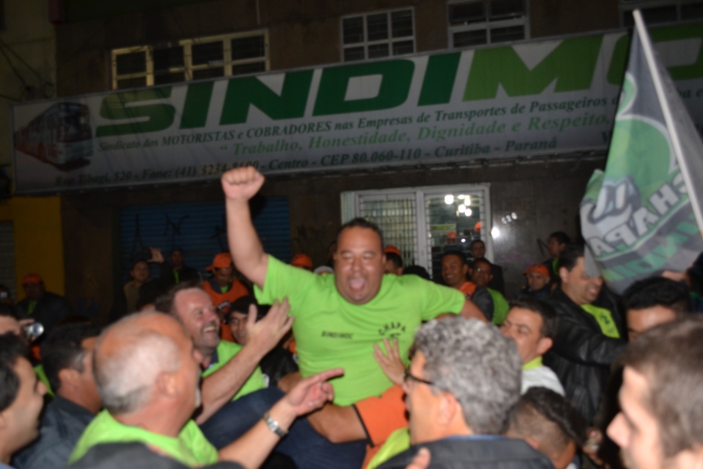 Anderson Teixeira reeleito presidente do Sindimoc