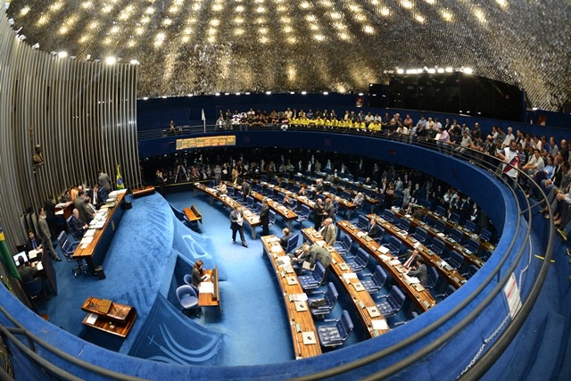 Câmara dos Deputados mantém terceirização de todas as atividades