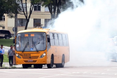 Mais um ônibus apresenta problemas mecânicos em Curitiba