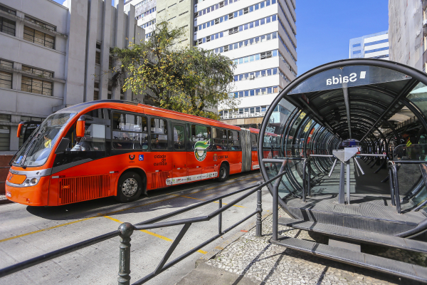 Regime de urgência para projeto de custeio do transporte público de Curitiba é aprovado na CMC