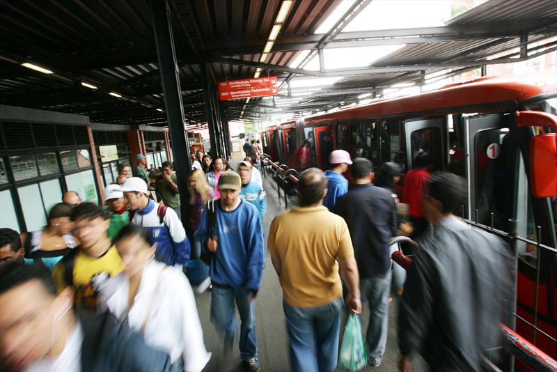 Tribunal de Contas pede tarifa mais barata nos ônibus de Curitiba e região