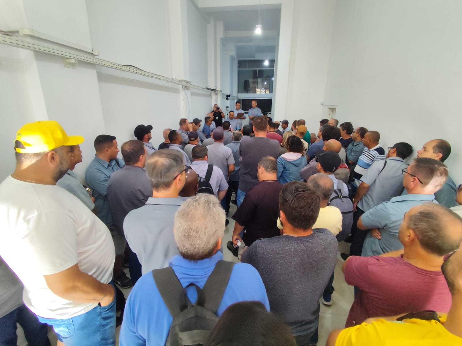 POR UNINANIMIDADE, MOTORISTAS E COBRADORES REPROVAM PROPOSTA PATRONAL PARA A DATA BASE