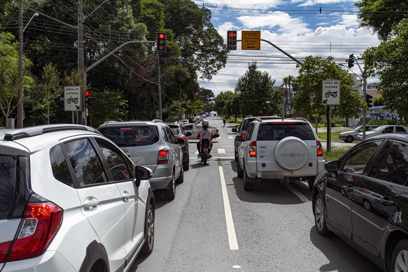 Motocaixas chegam a 20 cruzamentos da Avenida Silva Jardim