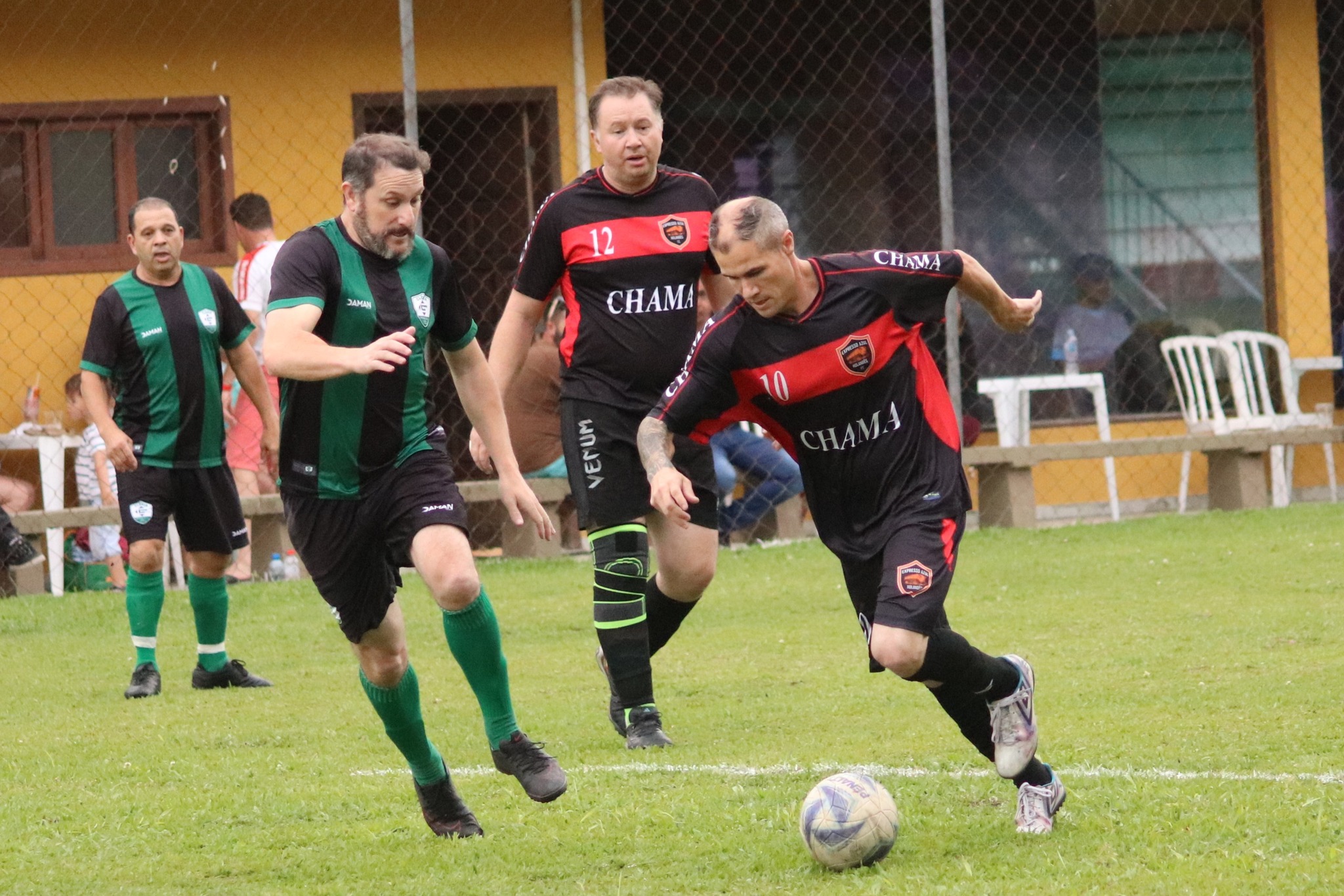 Fim de semana de “chuvas de gols” na sede campestre do Sindimoc!