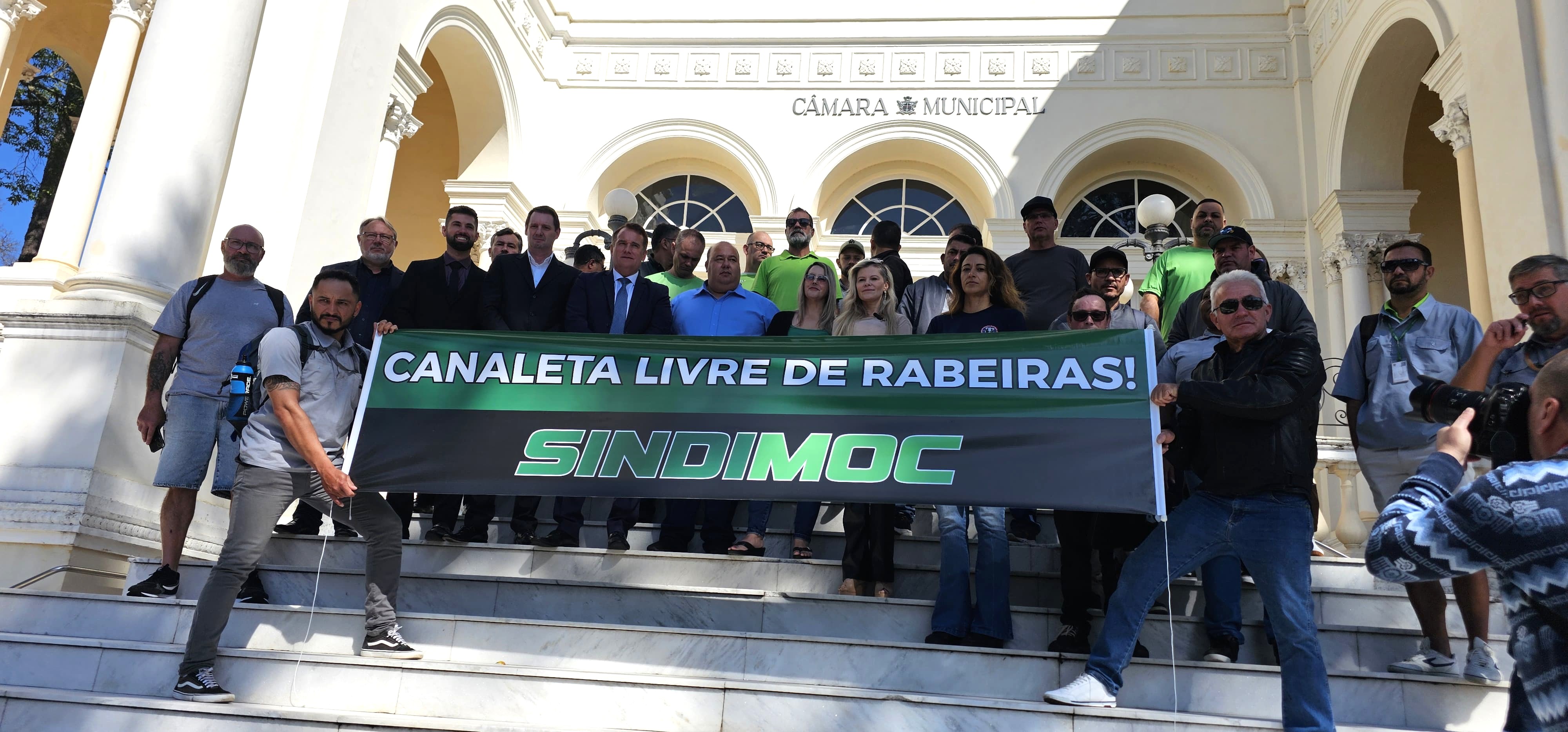 SINDIMOC Protocola Projeto de Lei “Lucas Vicente Machado” para Combater a Prática de Rabeira em Ônibus!
