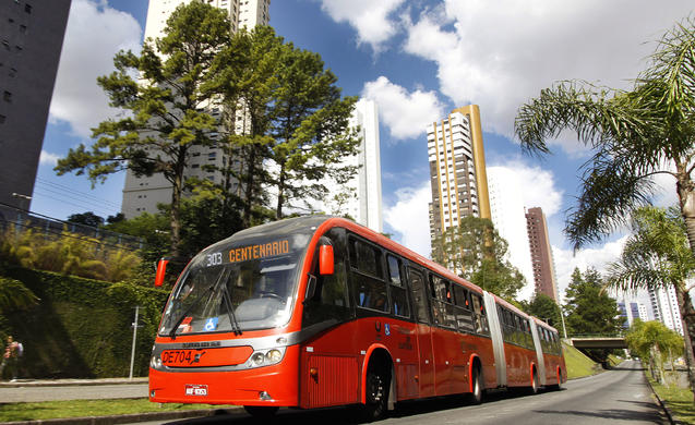 Ônibus passam a circular com limite de ocupação de 50%